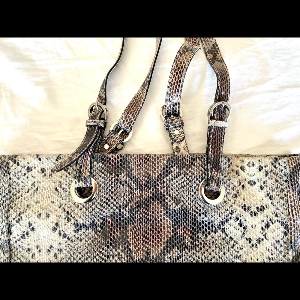 Innue Python Print Leather Tote Bag - image 3